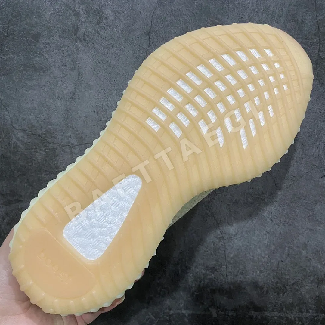 아디다스 이지 350 F36980 200668 Adidas Yeezy 350 상세 이미지 2