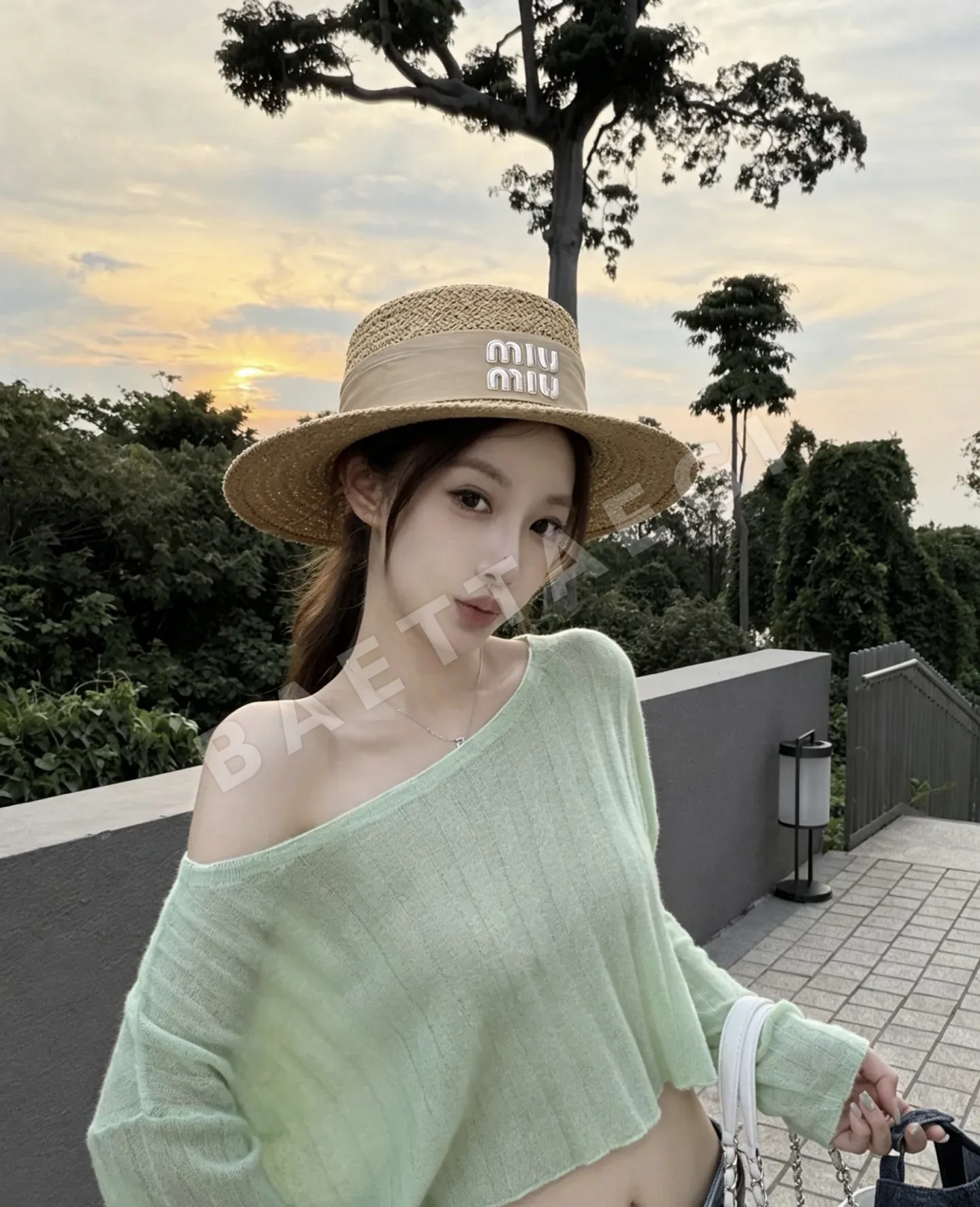 미우미우 라피아 플랫탑 모자 상세 이미지 8