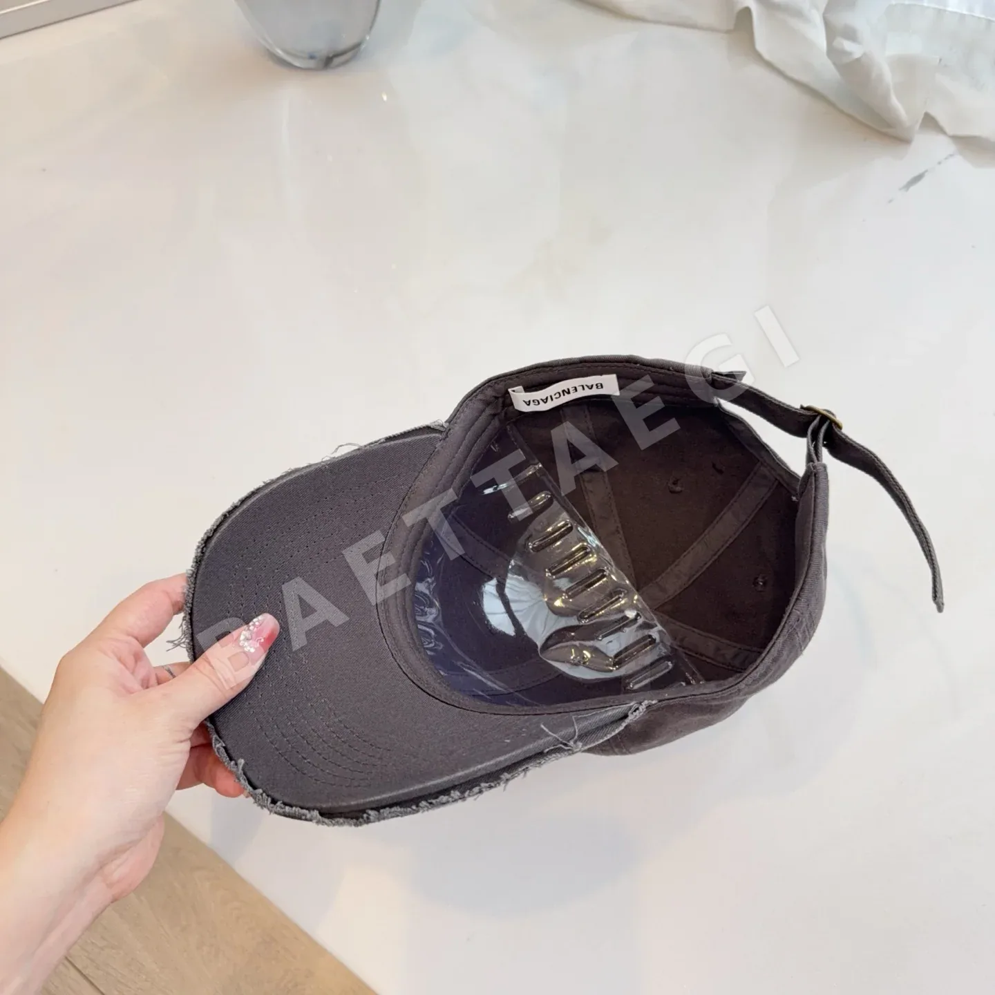 발렌시아가 데미지 가공 야구모자 상세 이미지 6