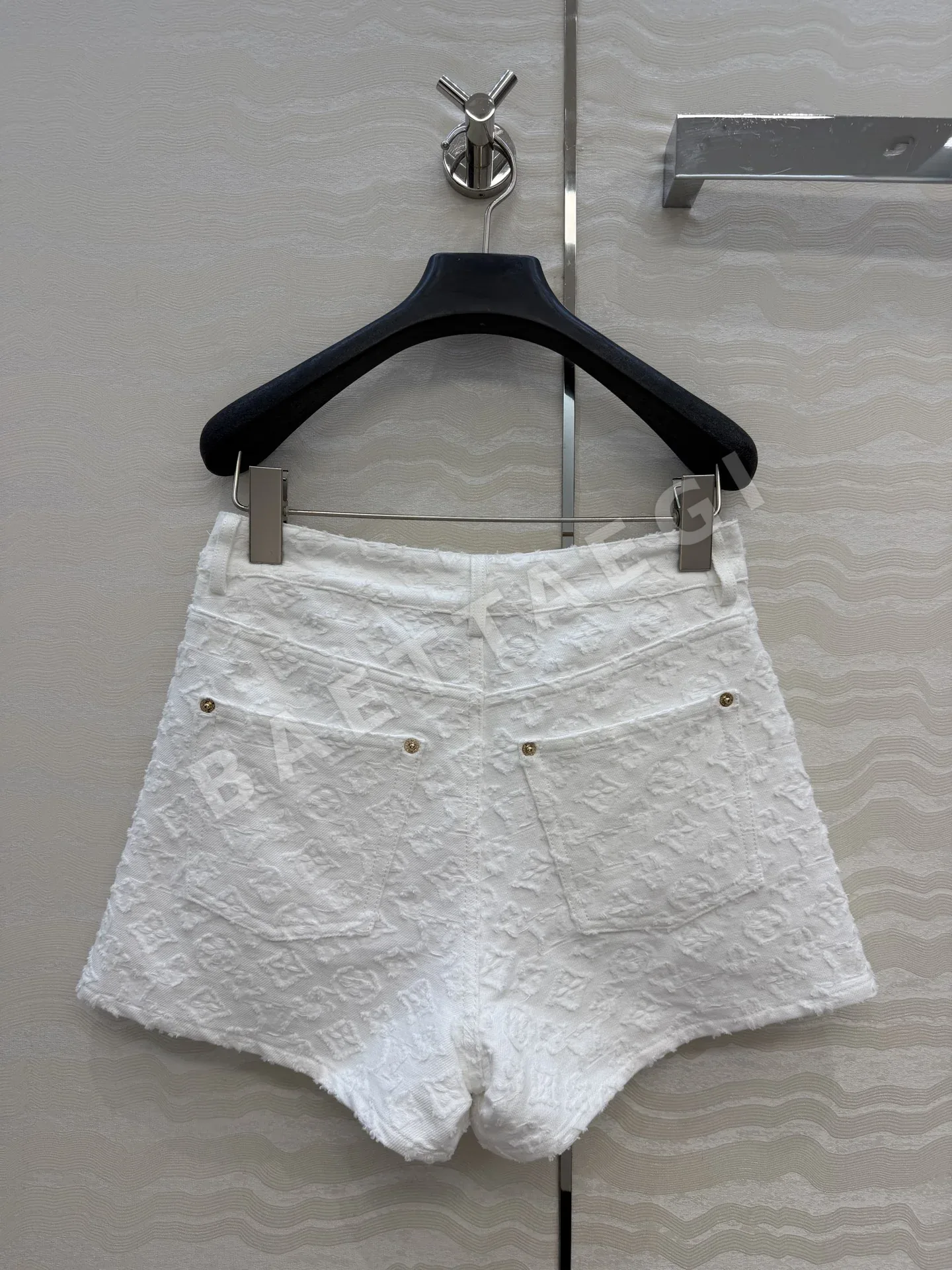 루이비통 모노그램 자카드 화이트 데님 반바지 상세 이미지 9