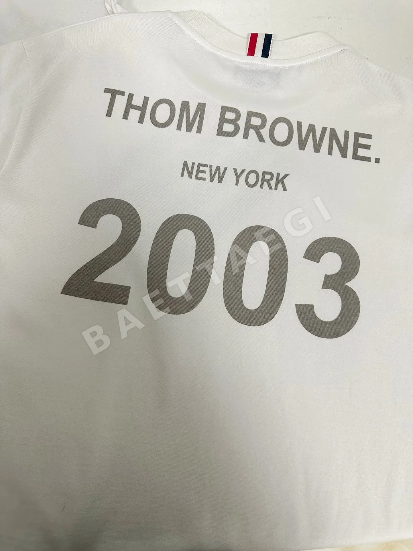 톰브라운 4바 스트라이프 코튼 남성 반팔 티셔츠 상세 이미지 6