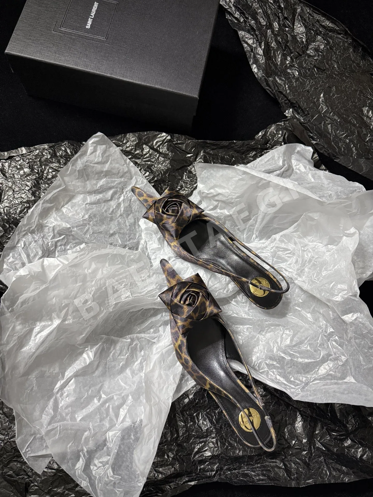 생로랑 YSL 장미 장식 여성 구두 9364 상세 이미지 3
