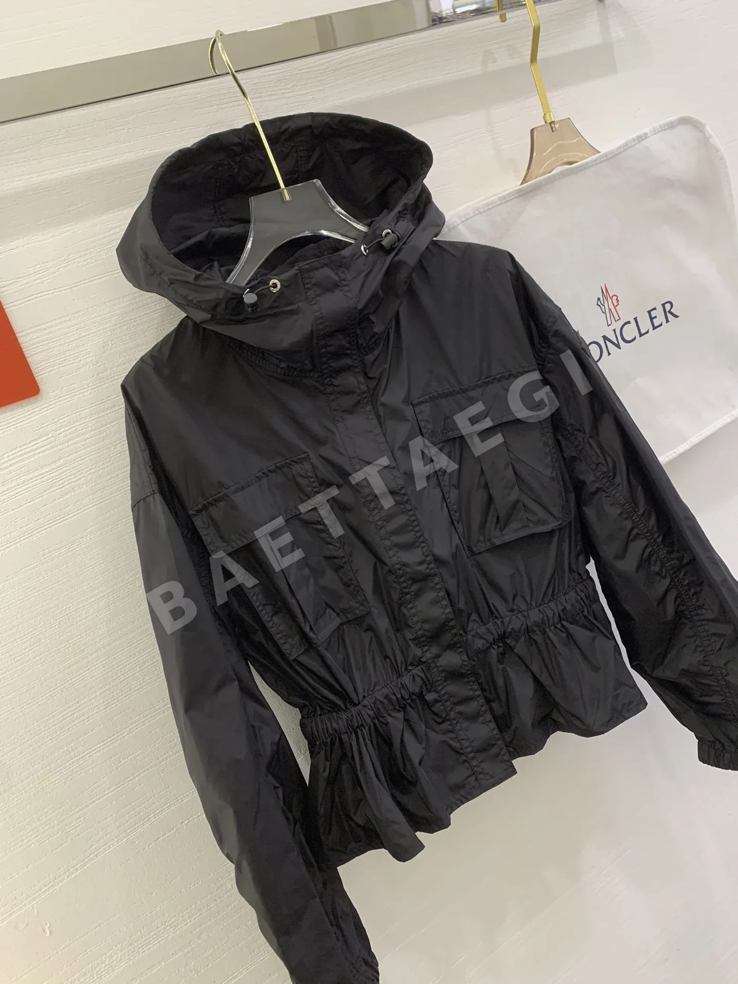 몽클레르 여성 블랙 화이트 플리츠 원피스 레플리카 6516 상세 이미지 4