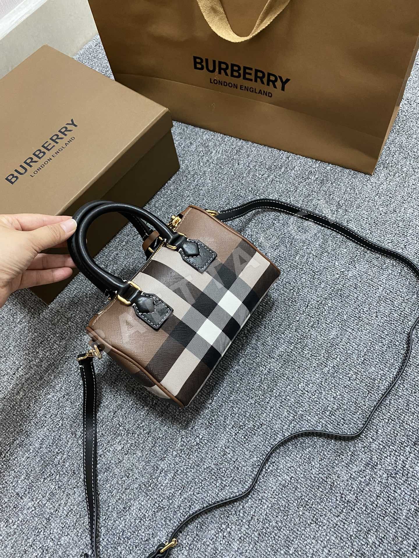 버버리 가방 상세 이미지 7