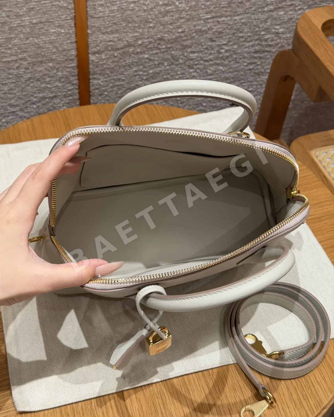 에르메스 스포츠카 이브 레더 가방 상세 이미지 6