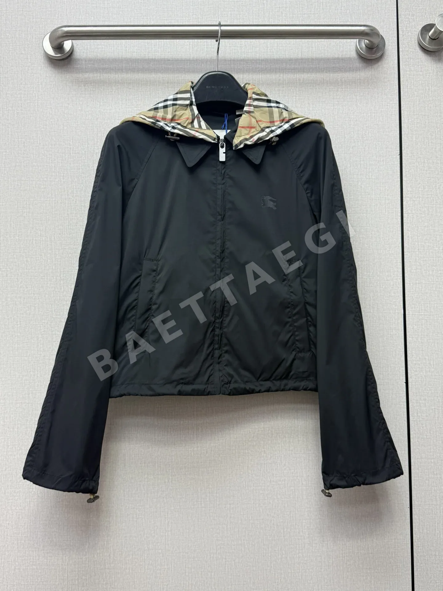 버버리 체크 후드 크롭 여성 자켓 G22836