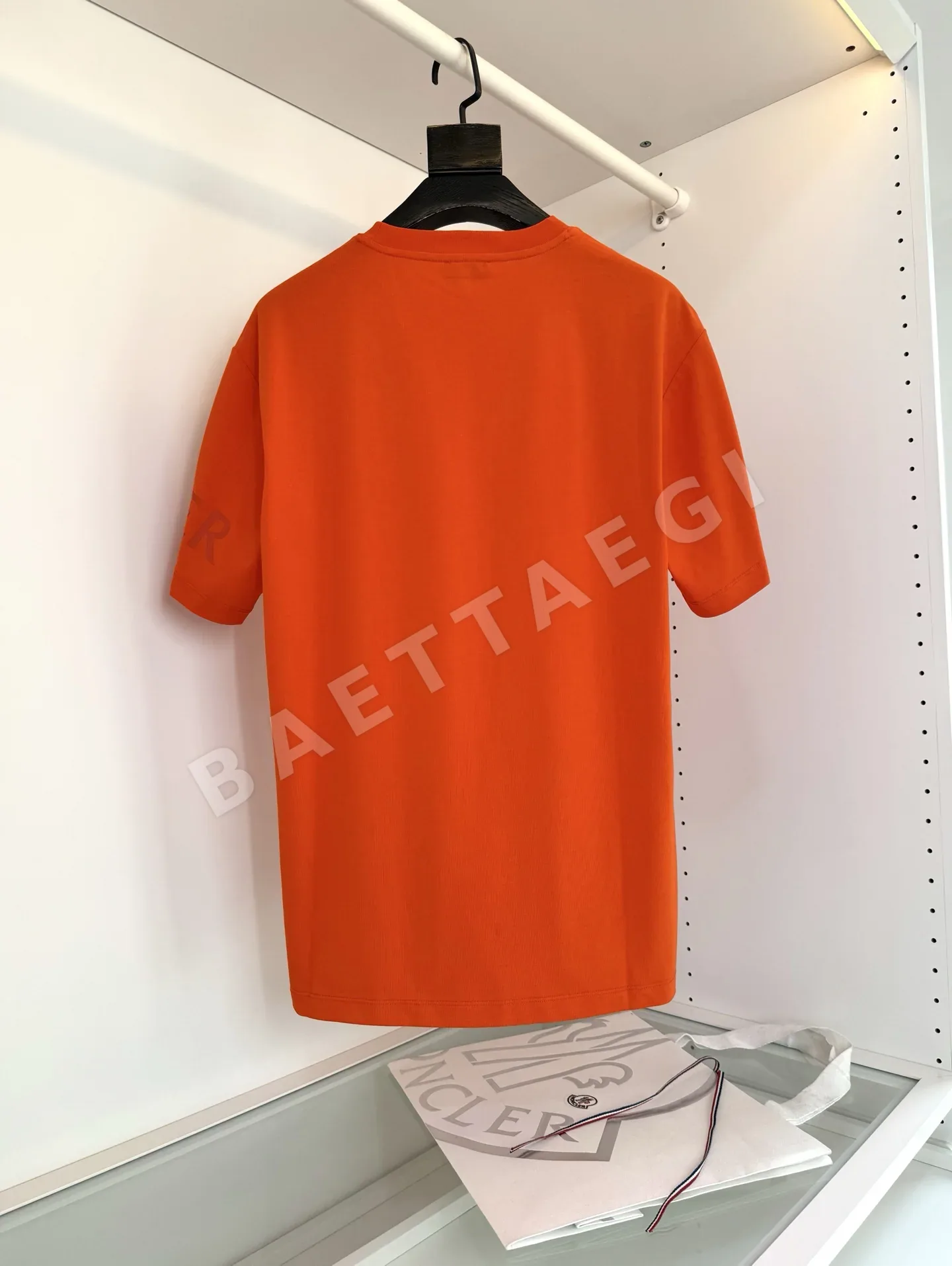 몽클레르 남성 로고 프린트 크루넥 반팔 티셔츠 상세 이미지 2