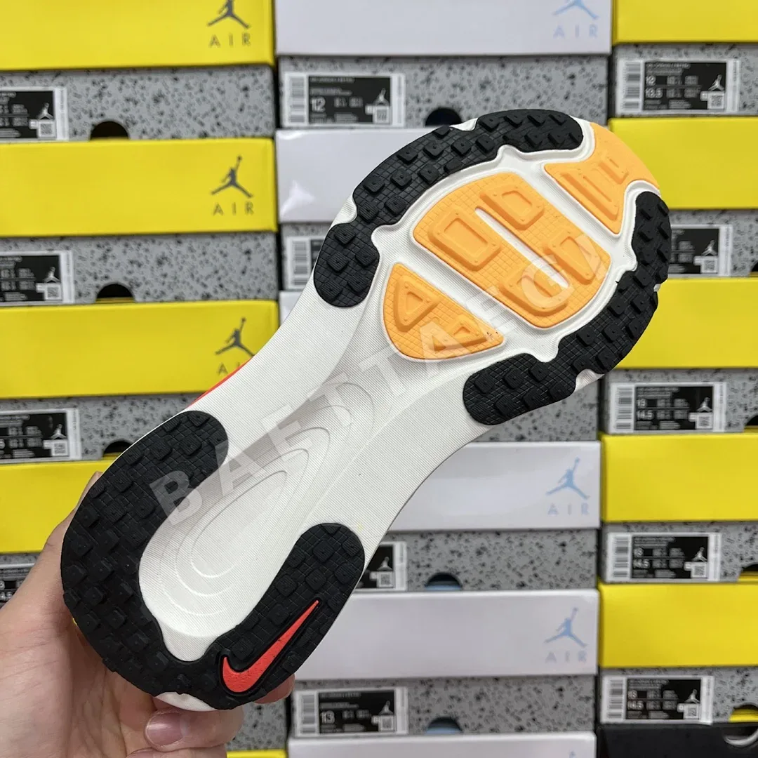 나이키 줌 보메로 18 HM6804-100 201095 Nike Zoom Vomero 18 상세 이미지 6