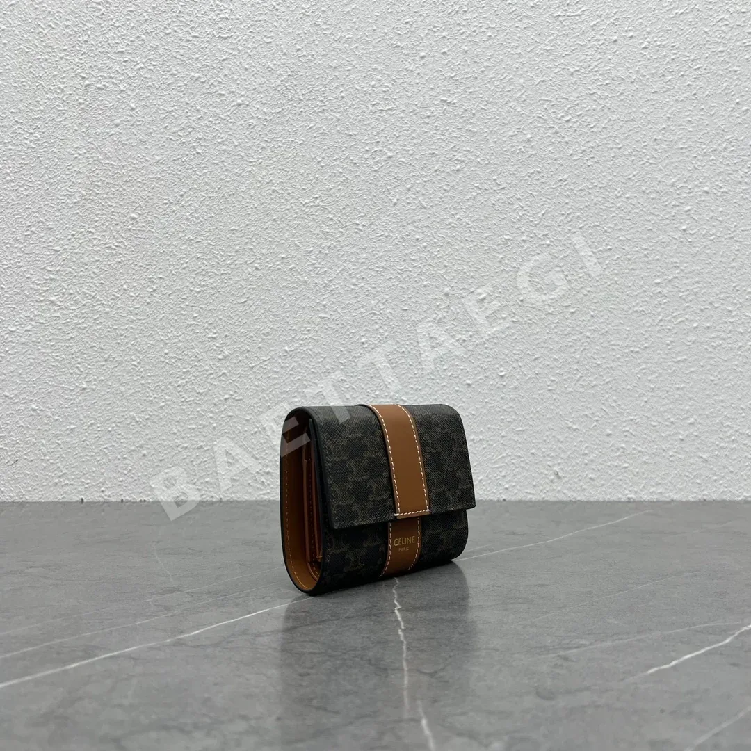 셀린느 미니 모노그램 삼중 접이식 지갑 상세 이미지 2