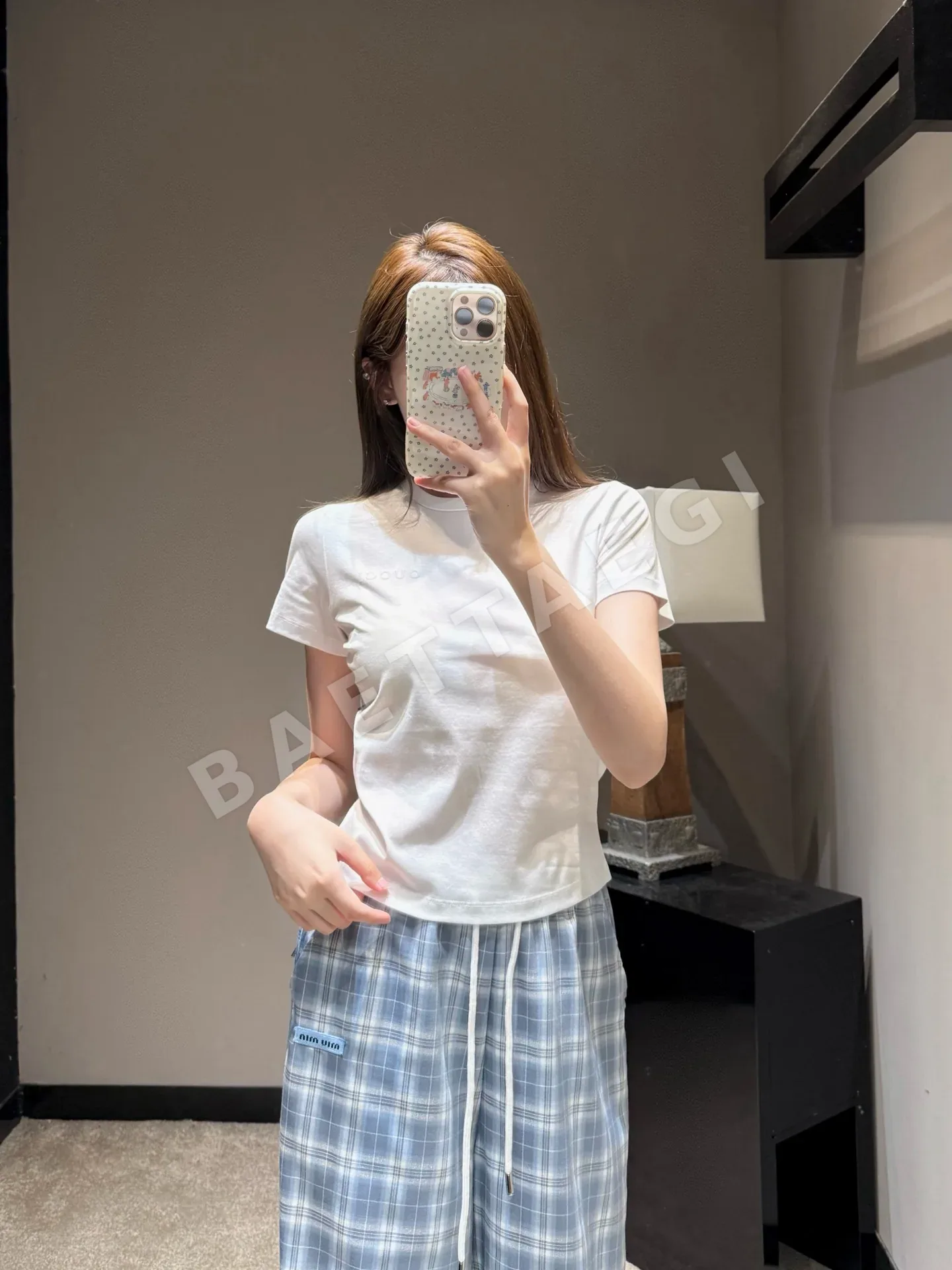구찌 클래식 레터 자수 반팔 티셔츠 상세 이미지 3