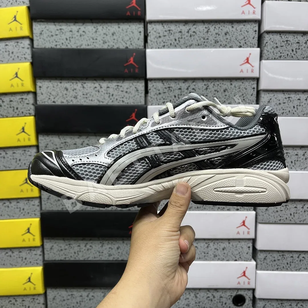 아식스 [TOP] 젤 카야노 14 1201A935-001 200411 Asics Gel-Kayano 14 Black Glacier Grey 상세 이미지 4