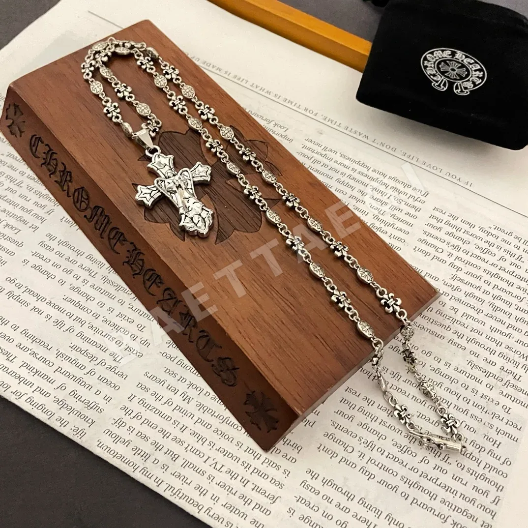 크롬하츠 크로스 플라워 펜던트 목걸이 상세 이미지 3