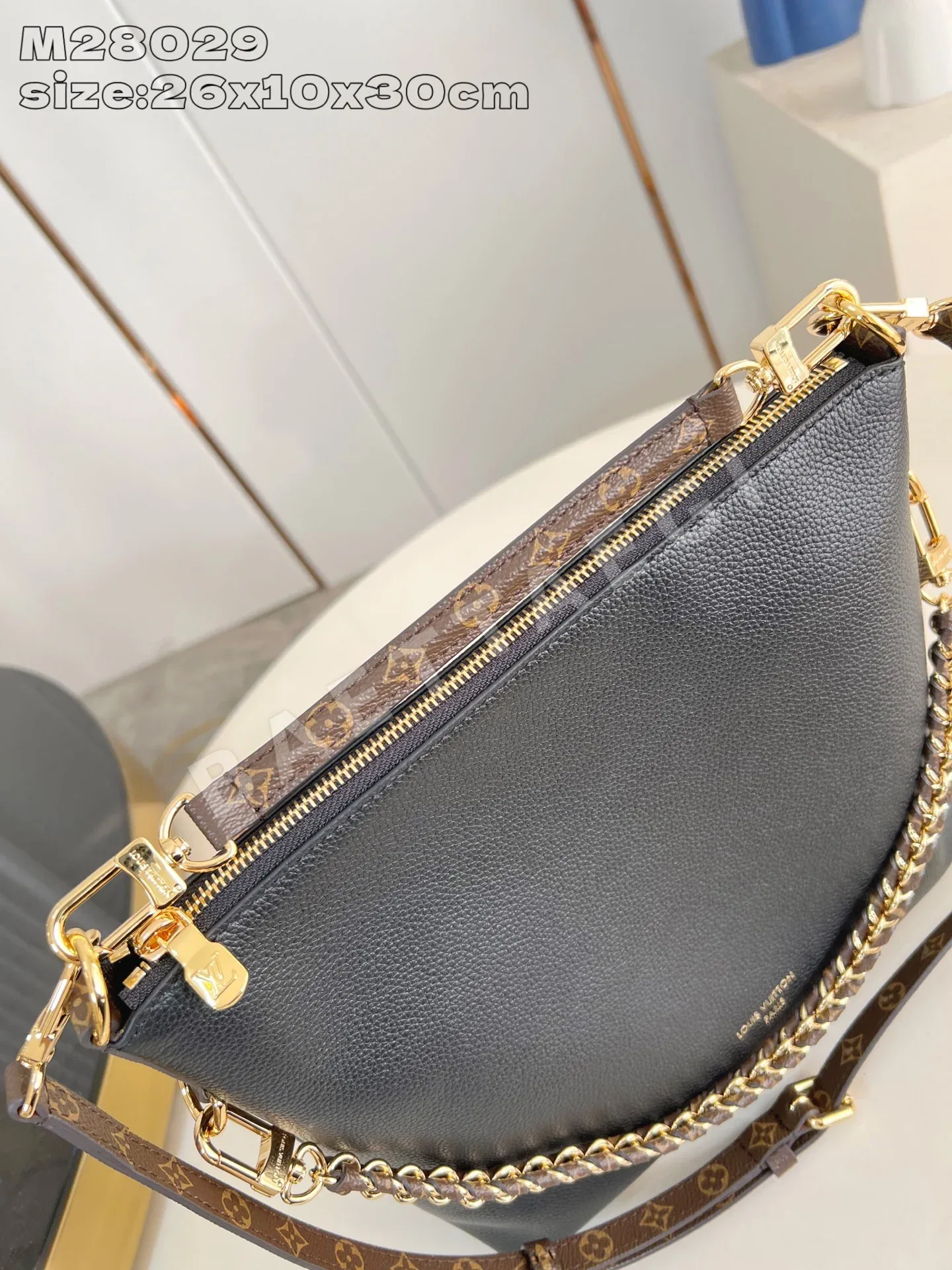 루이비통 M28029 블랙 핸드백 상세 이미지 6