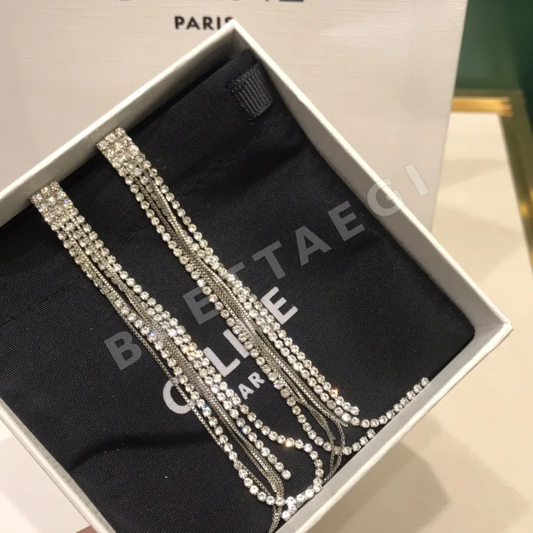 셀린느 태슬 장식 귀걸이 상세 이미지 4