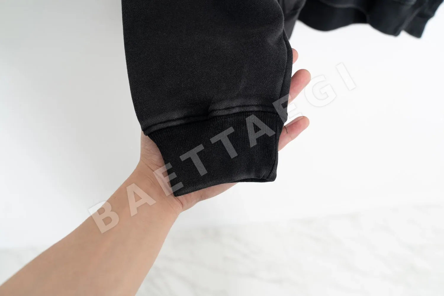 발렌시아가 로고 프린트 남성 후드 스웨트셔츠 상세 이미지 9