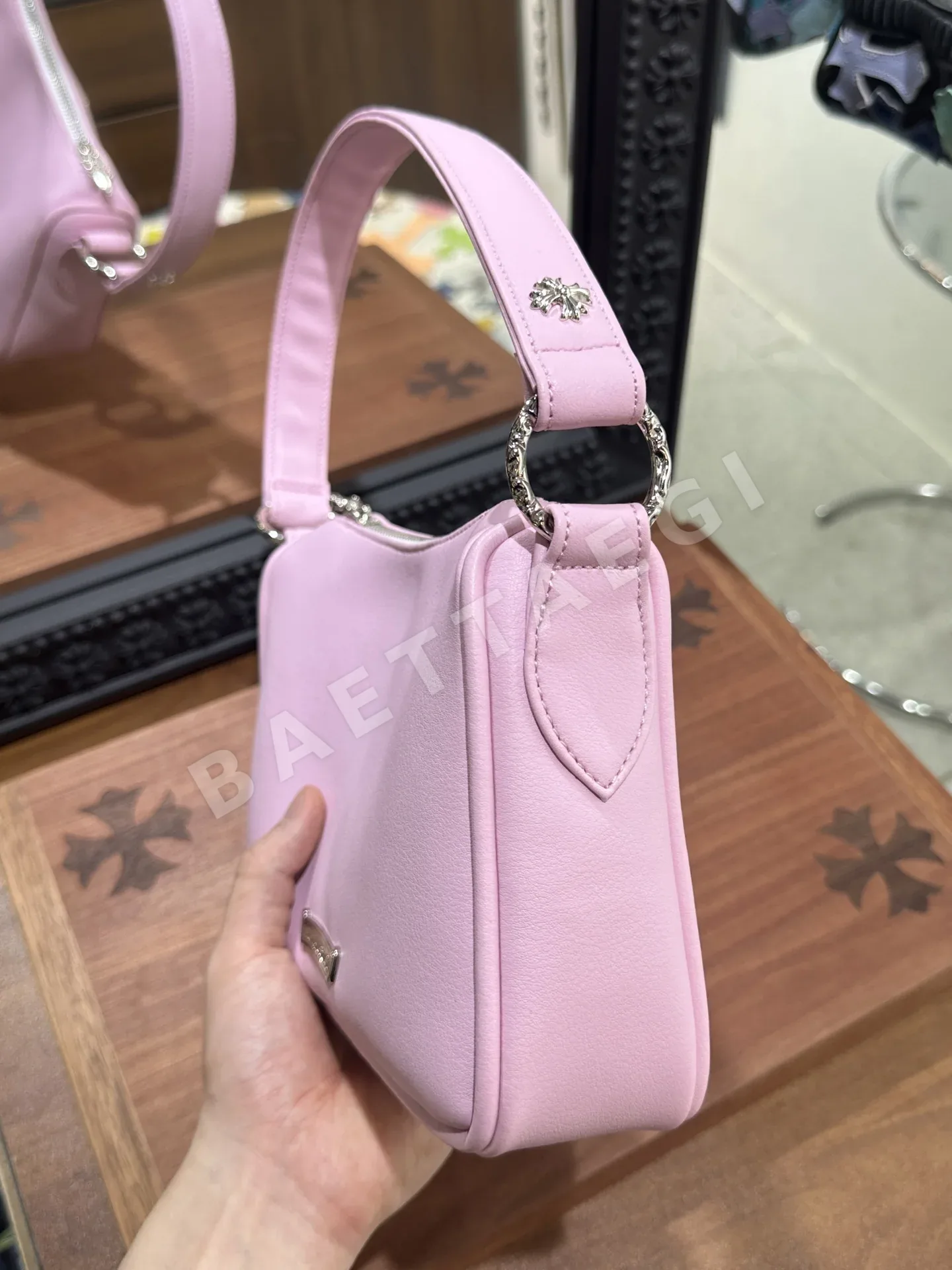 크롬하츠 가방 상세 이미지 3