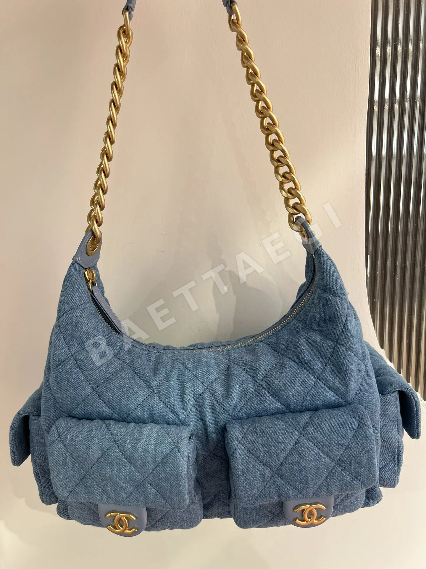 샤넬 25C 연청 데님 호보 가방 136213