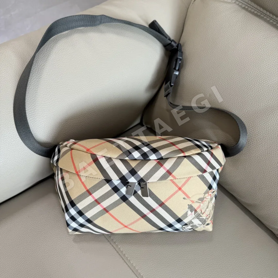 버버리 가방 40715