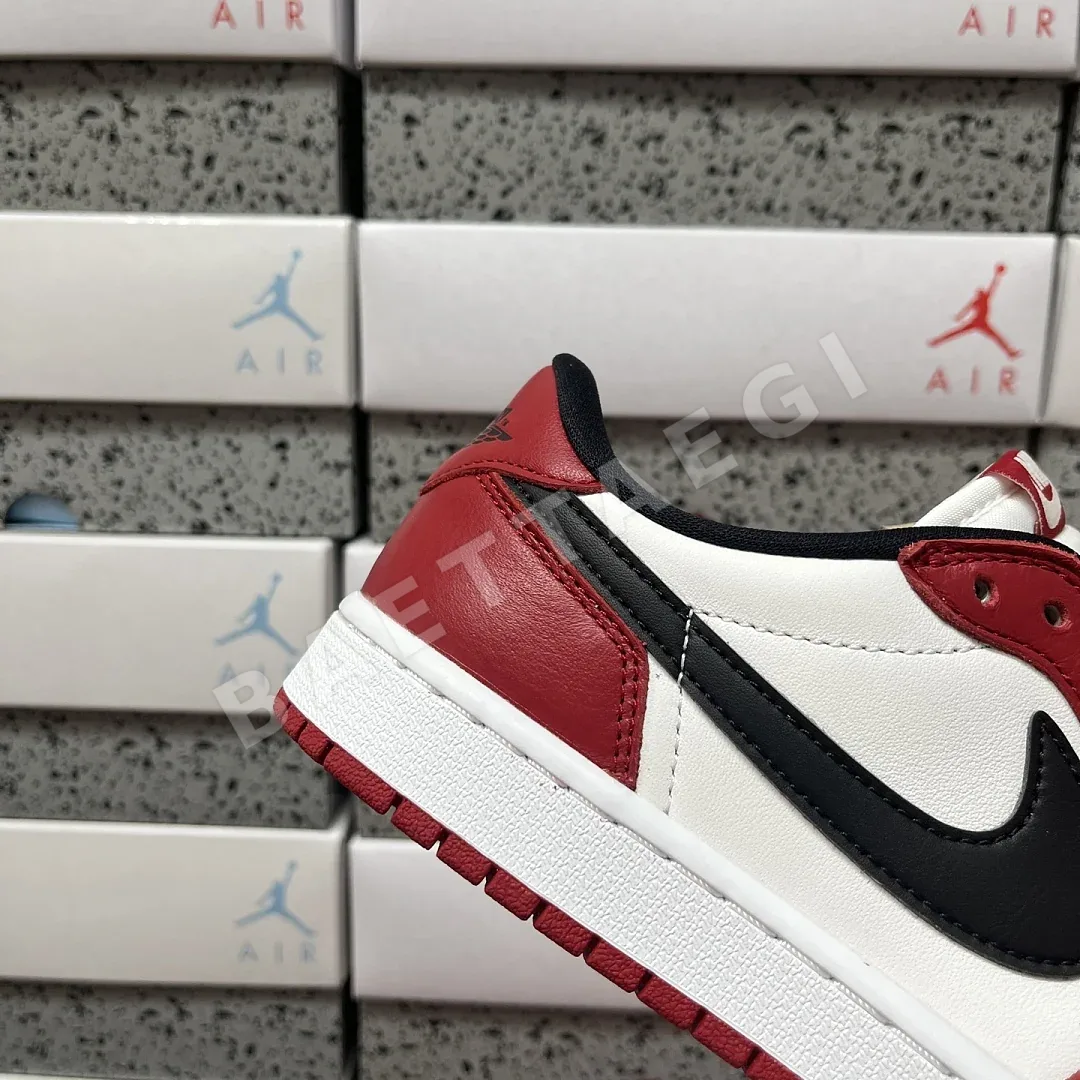 나이키 [PK] 조던 1 레트로 로우 OG HQ6998-600 201962 Nike Jordan 1 Retro Low OG Chicago 상세 이미지 4