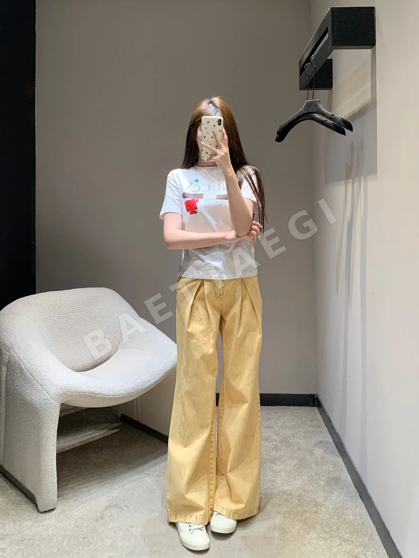 구찌 초봄 프린트 크루넥 반팔 티셔츠 상세 이미지 4
