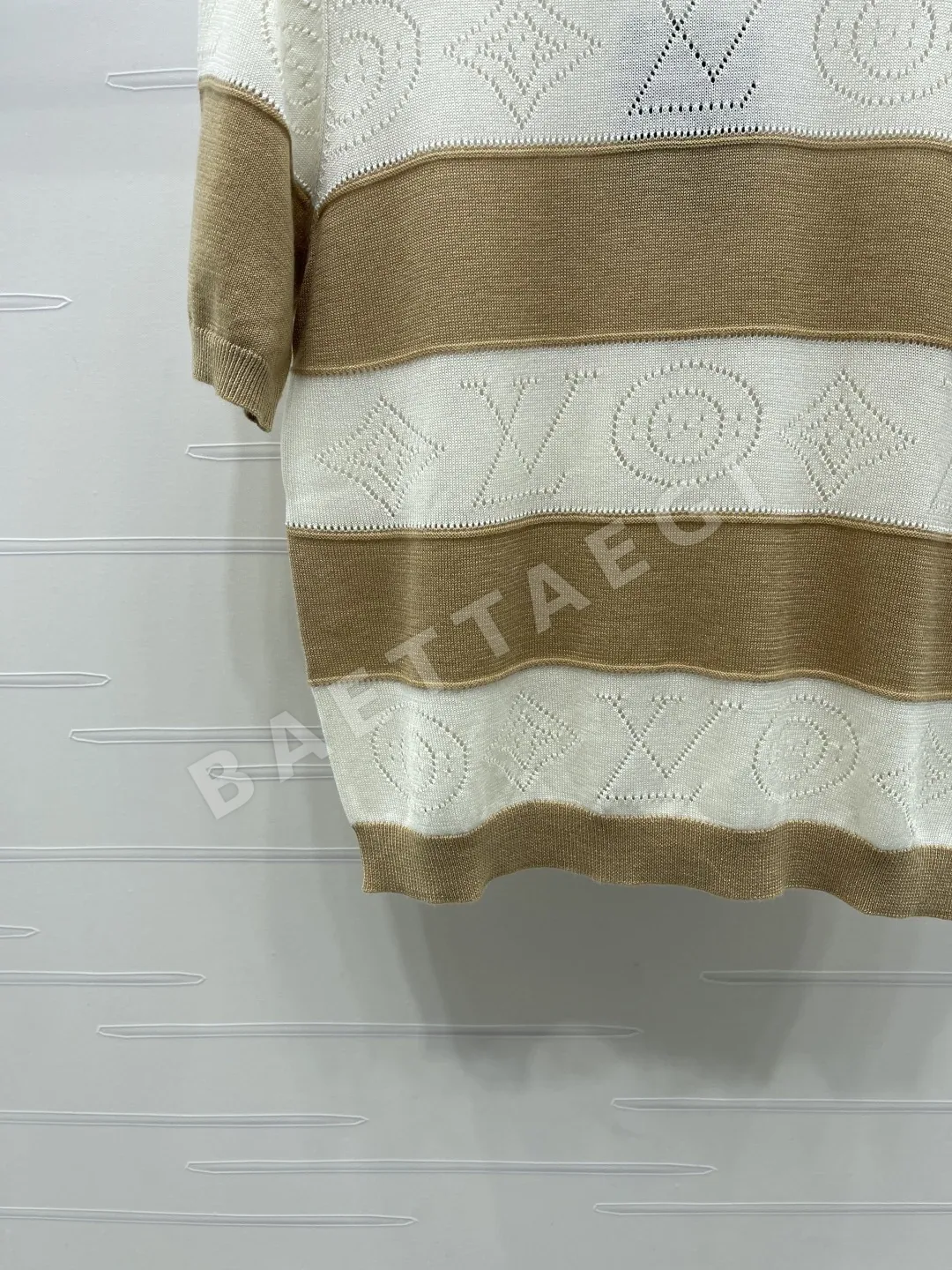 루이비통 자카드 스트라이프 네잎클로버 니트 반팔 탑 상세 이미지 5