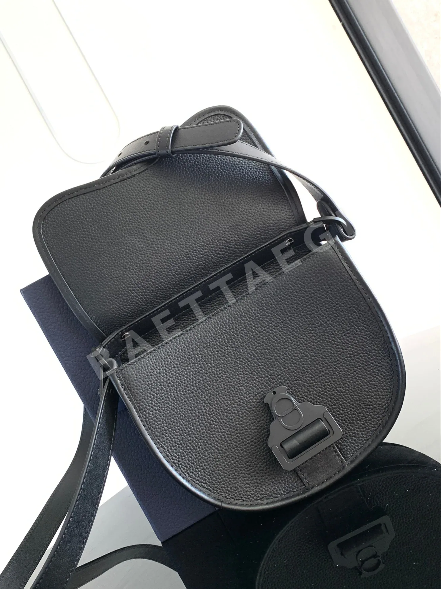 디올 갤로프 미니 새들 메신저 가방 상세 이미지 7
