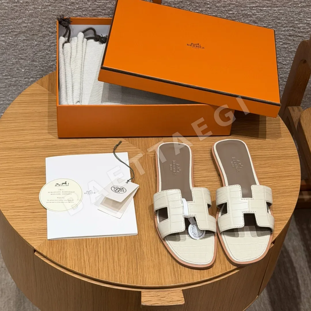 에르메스 오란 샌들 크레이 악어가죽 H 컷아웃 164395