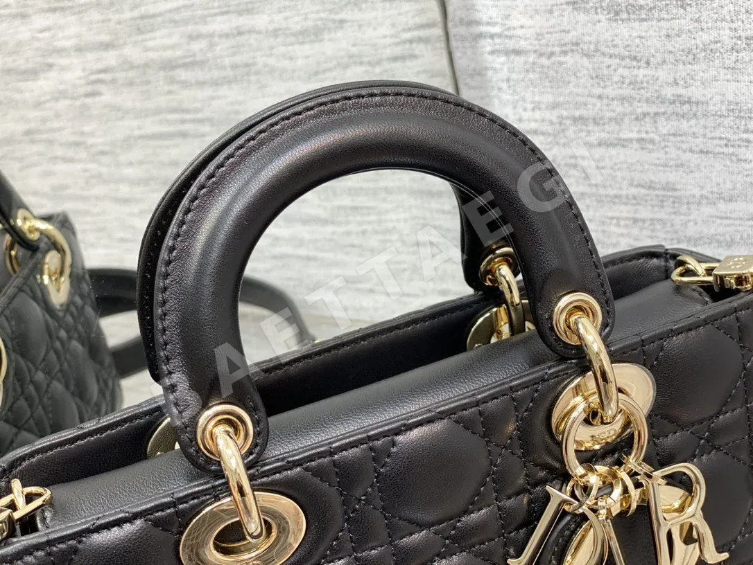 디올 레디 D 조이 스몰 램스킨 가방 상세 이미지 2