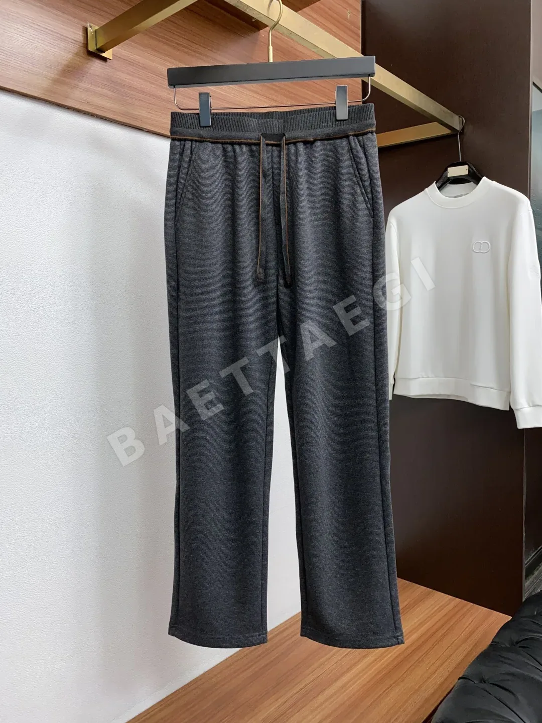 브루넬로쿠치넬리 울 캐주얼 남성 바지 상세 이미지 2