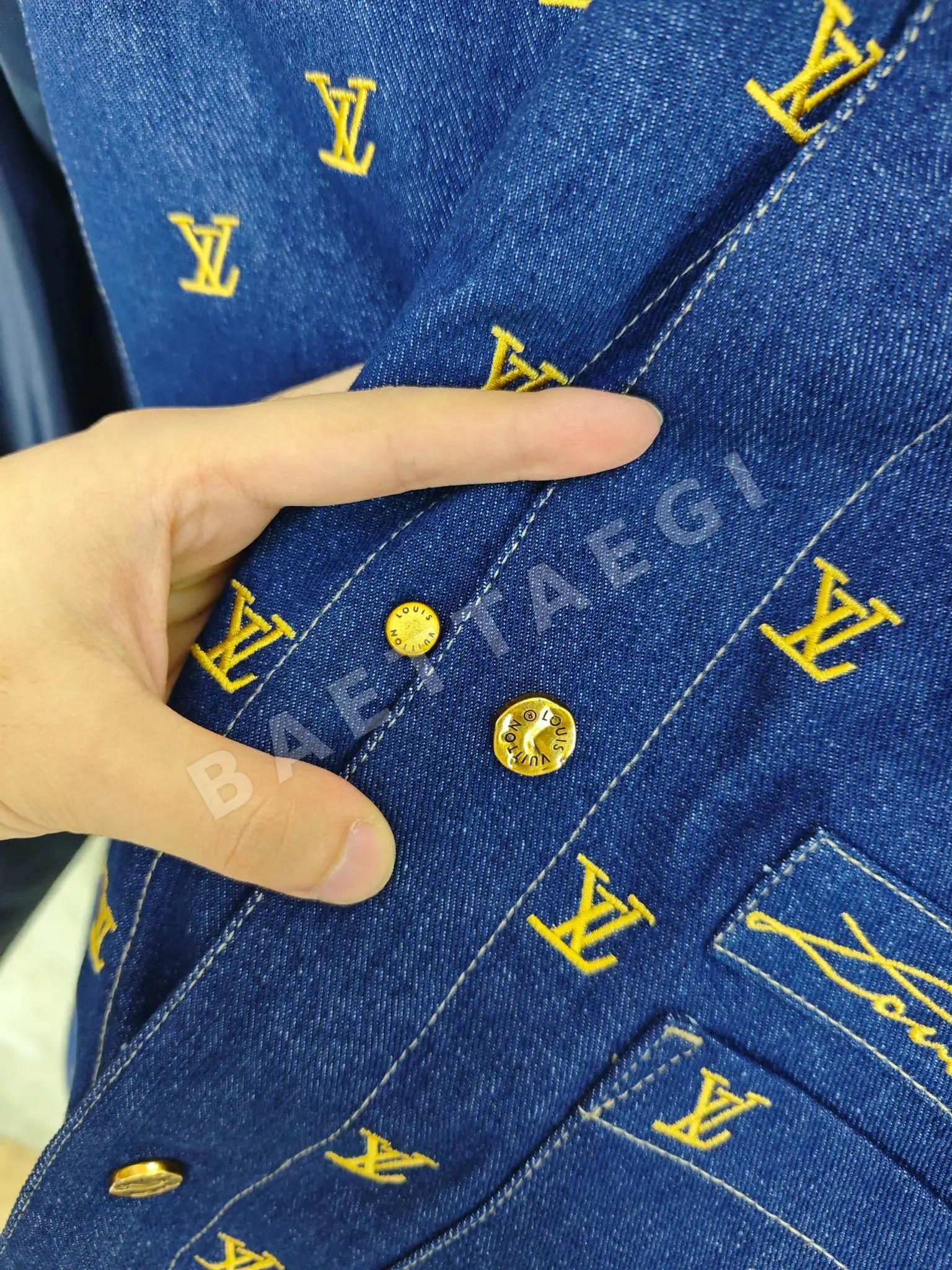 루이비통 자수 패치워크 코튼 데님 자켓 상세 이미지 7