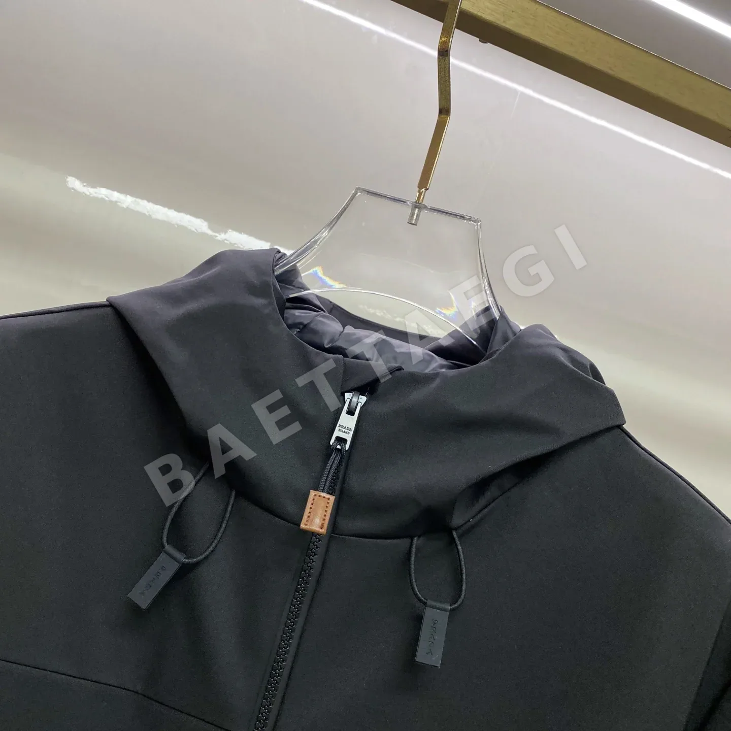 프라다 라인로사 다운 패딩 자켓 상세 이미지 3