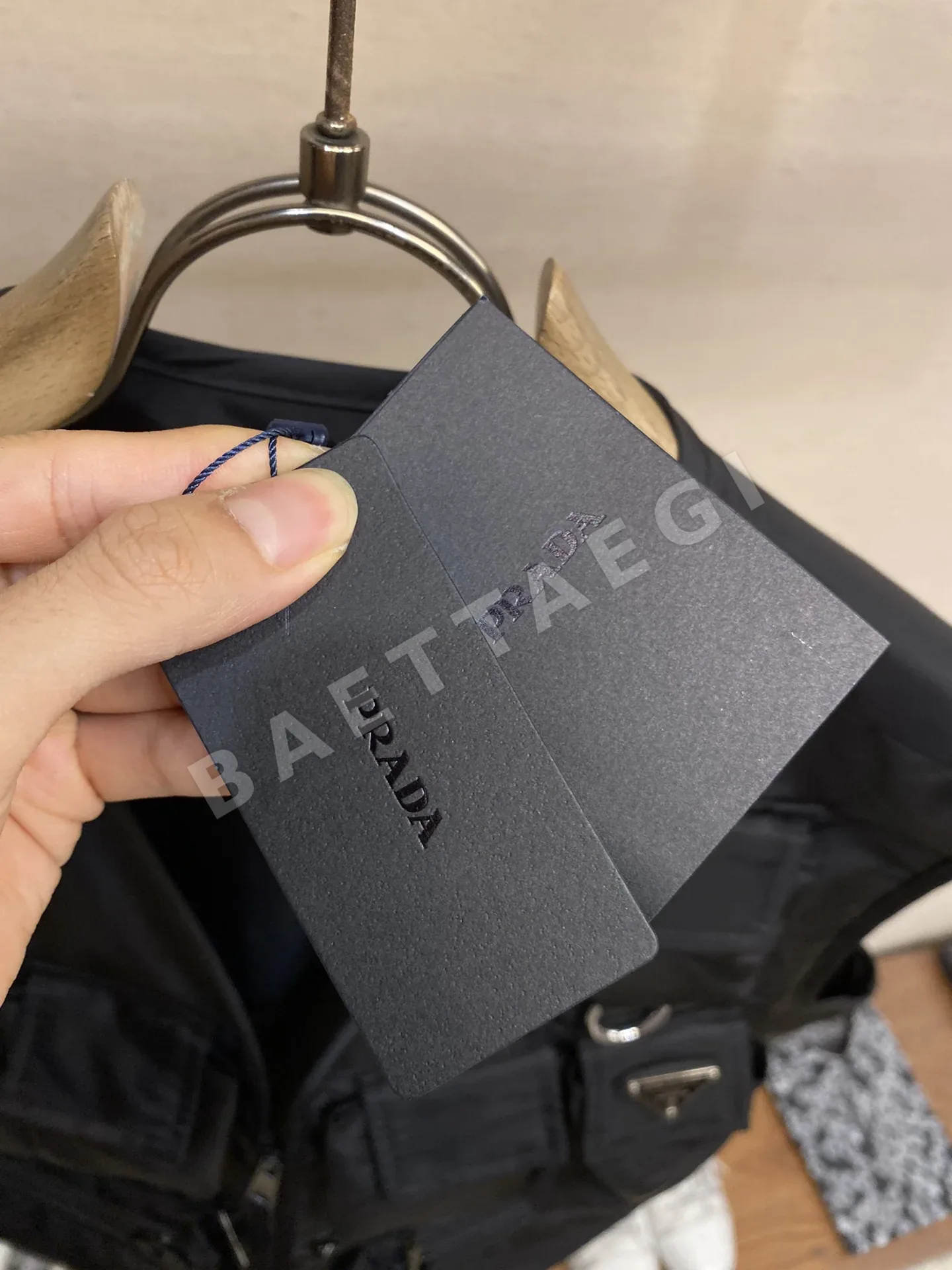 프라다 멀티 포켓 나일론 남녀공용 자켓 상세 이미지 9