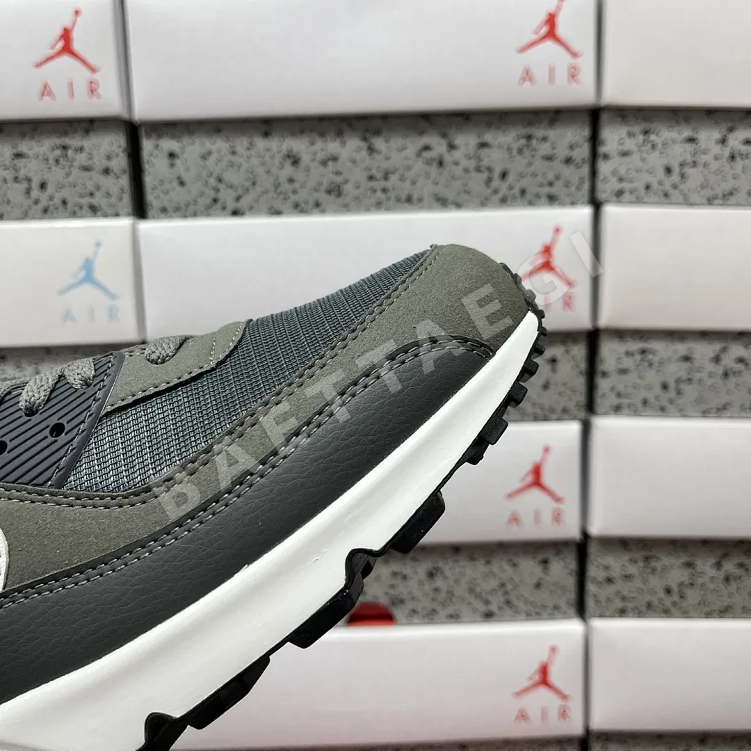 나이키 [XY] 에어 맥스 90 DR0145-003 201260 Nike Air Max 90 Iron Grey University Red 상세 이미지 8