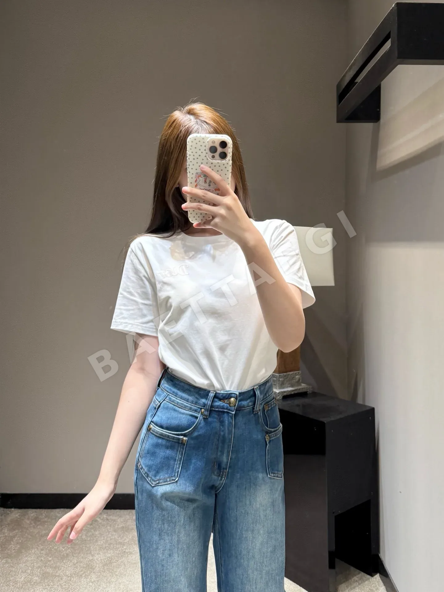 디올 자수 로고 여성 반팔 티셔츠 상세 이미지 9