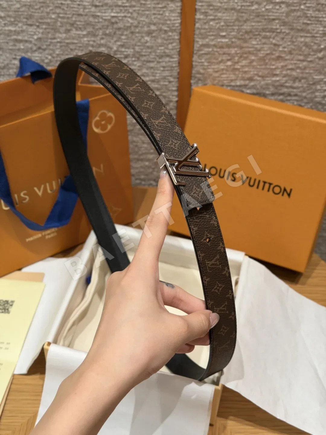 루이비통 리버시블 모노그램 캔버스 벨트 상세 이미지 3