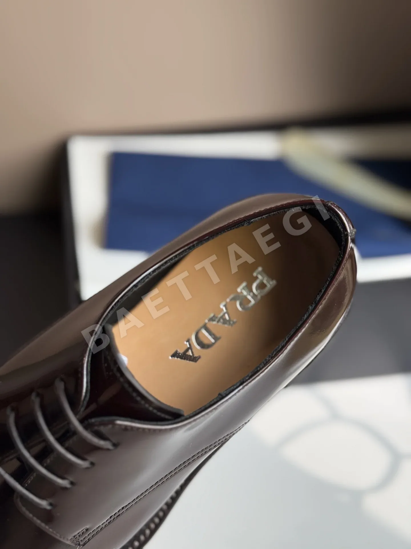 프라다 로퍼 남성 버건디 가죽 상세 이미지 9