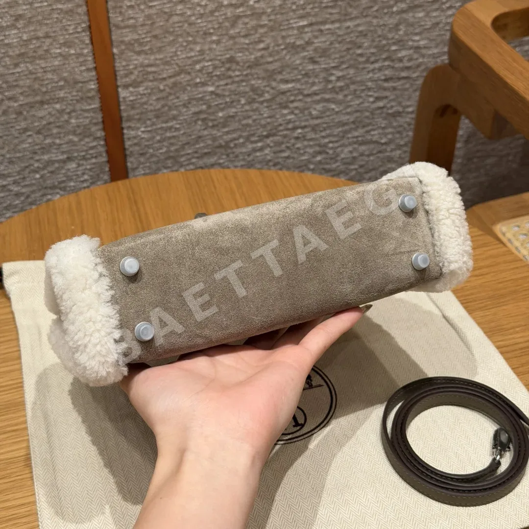 에르메스 켈리 페블 그레이 가죽 가방 상세 이미지 5