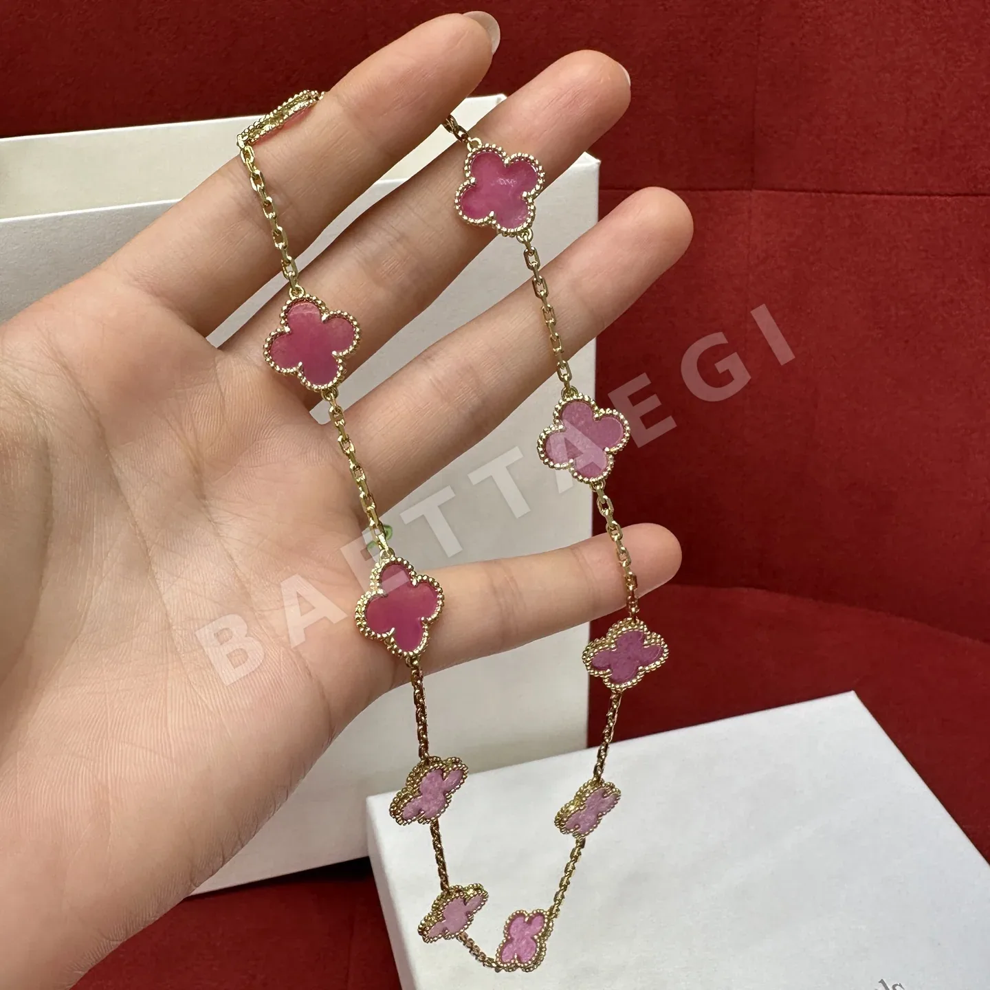 반클리프앤아펠 빈티지 알함브라 핑크 에나멜 네 잎 클로버 목걸이 186486