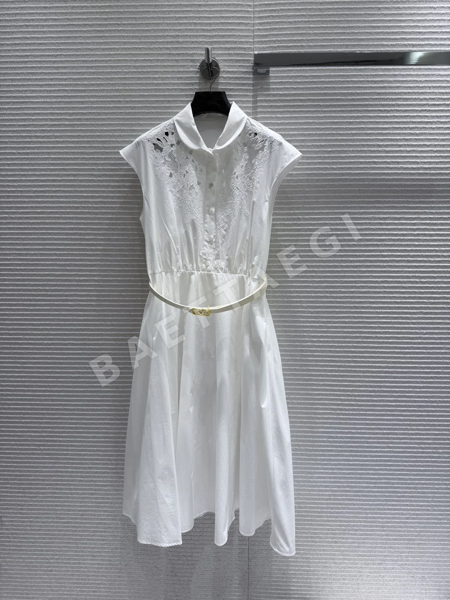 발렌티노 화이트 레이스 민소매 A라인 원피스 85068