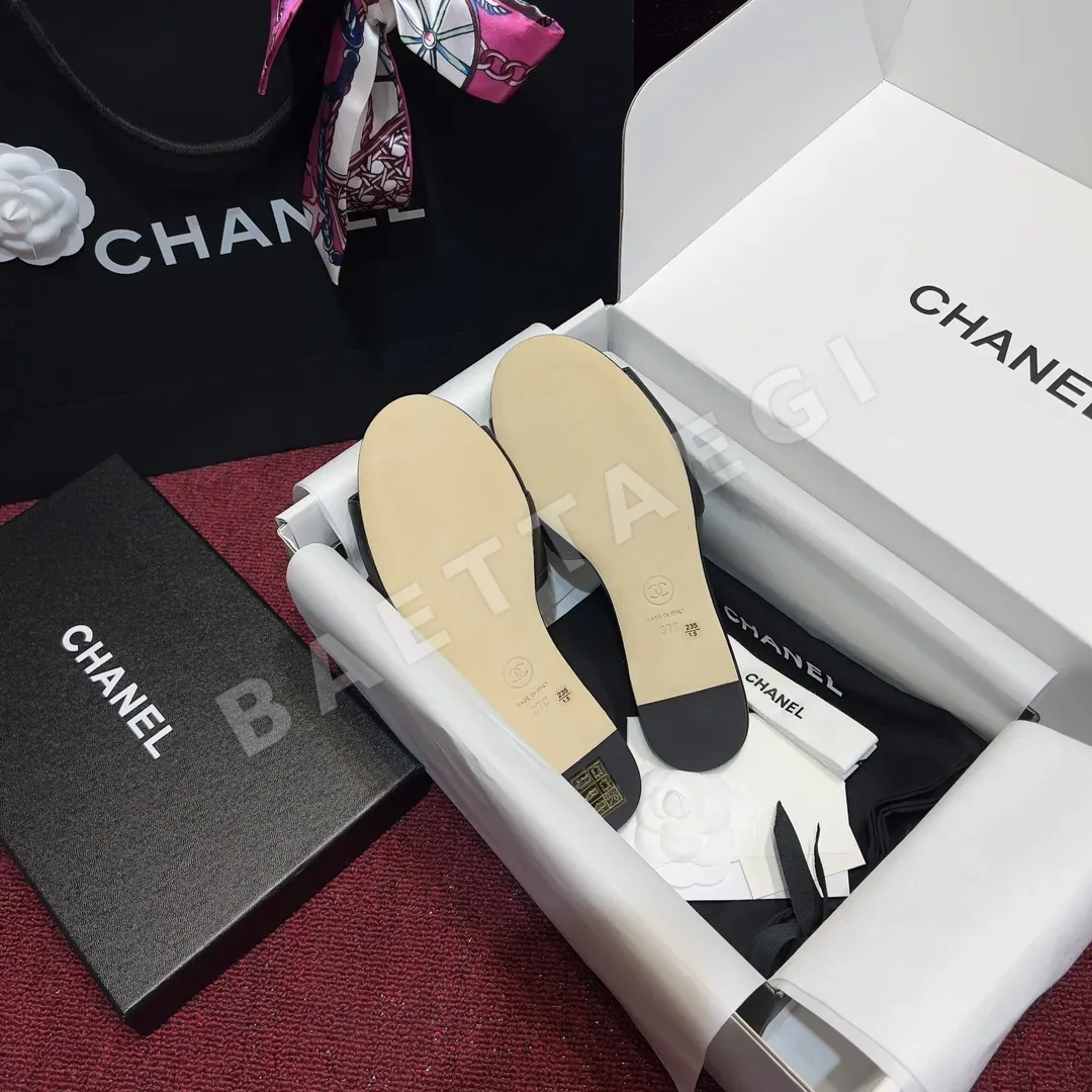 샤넬 더블 C 진주 라인스톤 버클 램스킨 슬리퍼 상세 이미지 8
