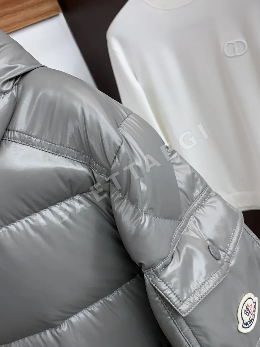 몽클레르 마야(Moncler Maya) 후드 쇼트 다운 자켓 상세 이미지 4