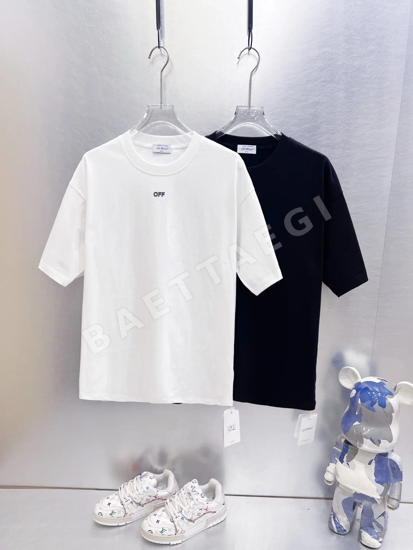 오프화이트 반팔 티셔츠 87776