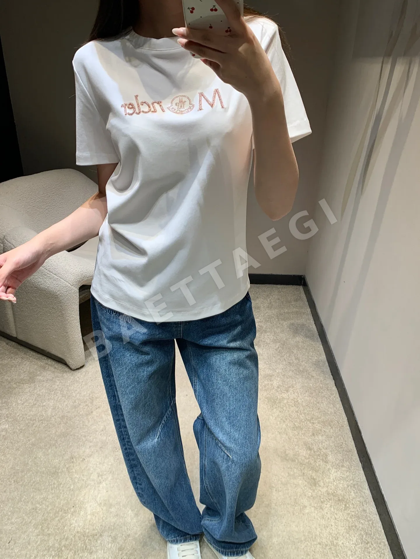 몽클레르 레터 비즈 크루넥 반팔 티셔츠 상세 이미지 2