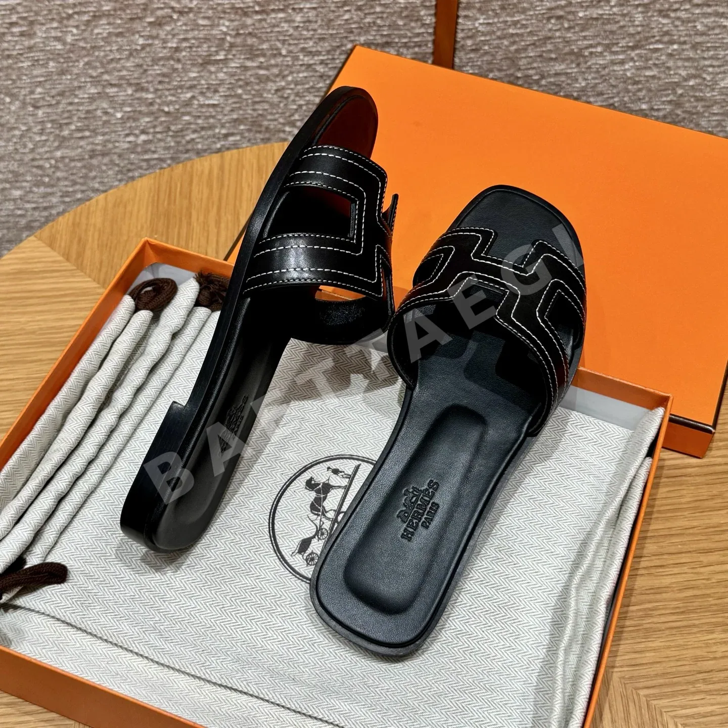 에르메스 오란 샌들 블랙 가죽 H 컷아웃 상세 이미지 6