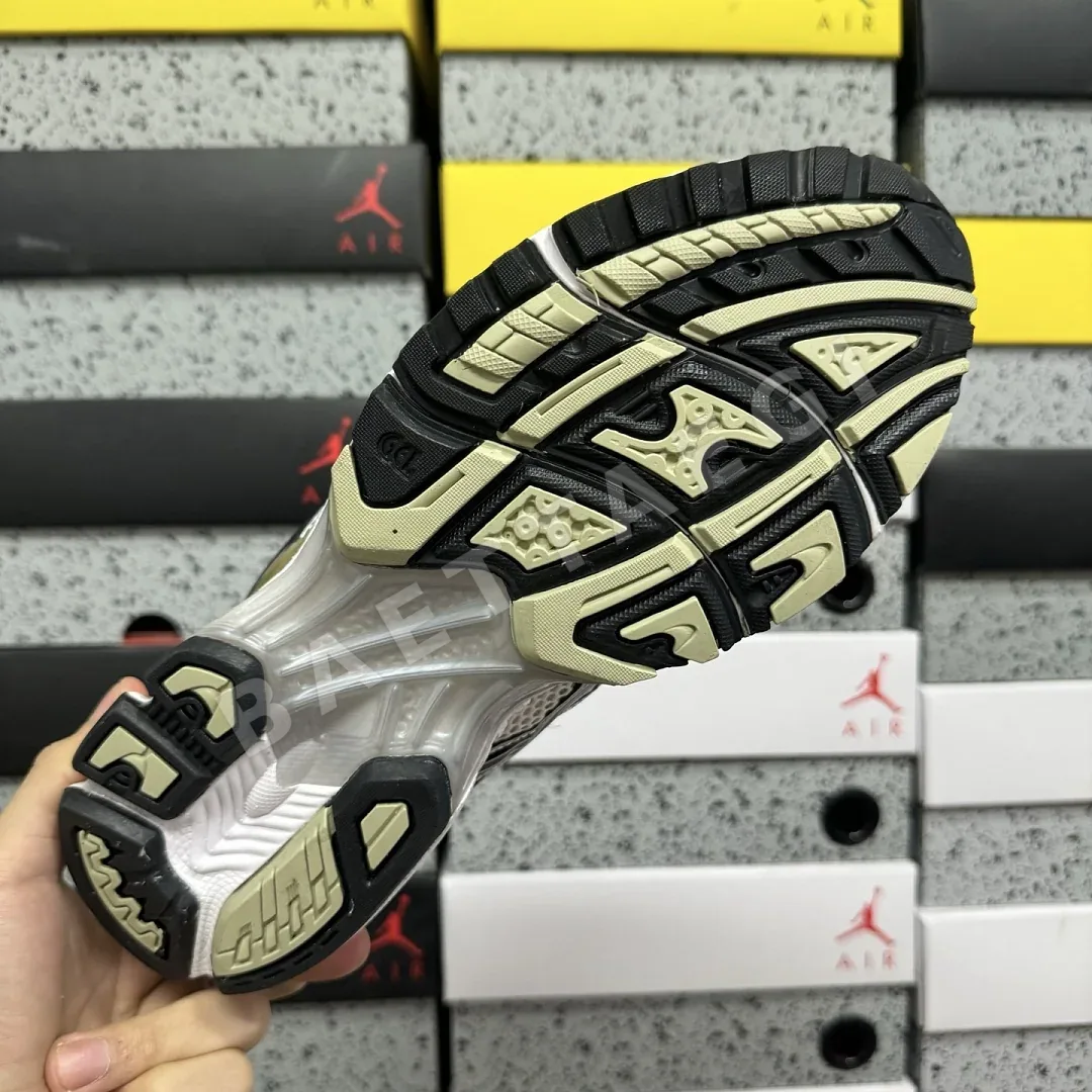 아식스 [LZ] 젤 카야노 14 1203A537-200 200602 Asics Gel-Kayano 14 Birch Pure Silver 상세 이미지 7