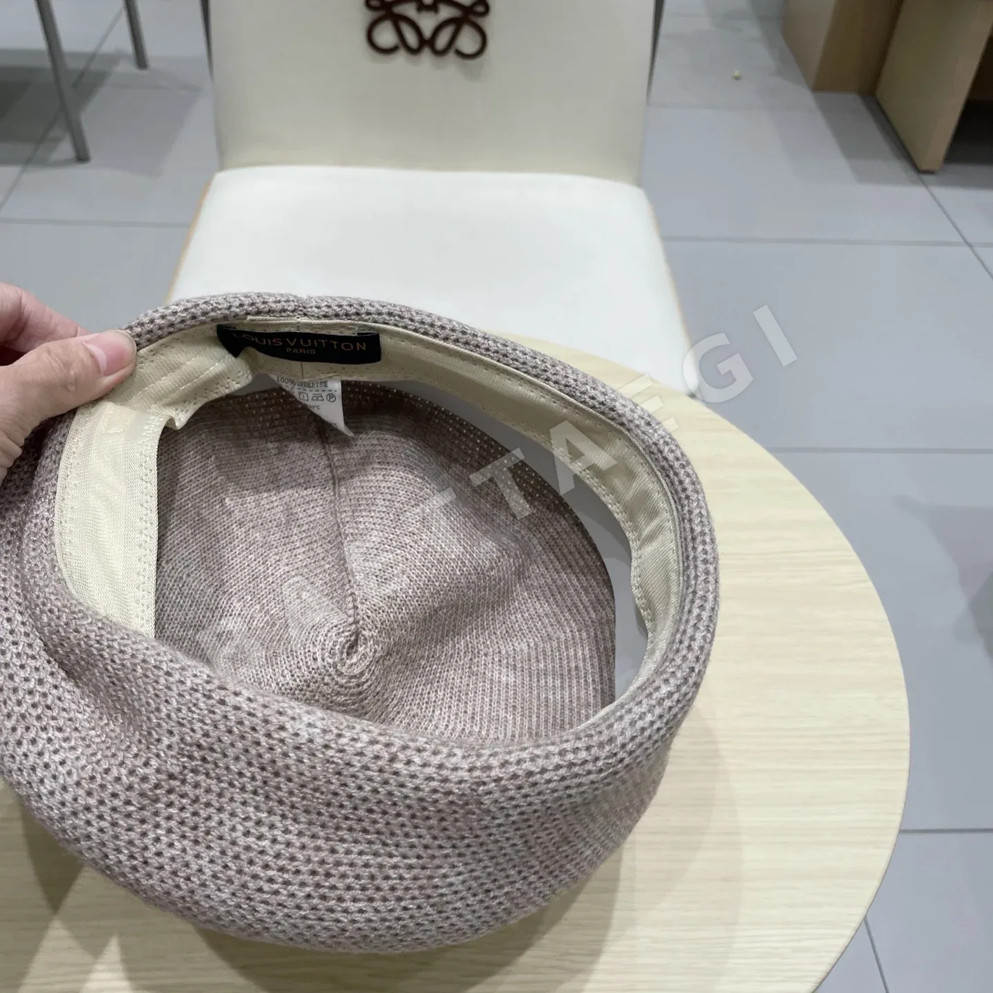 루이비통 무지 린넨 베레모 모자 상세 이미지 9