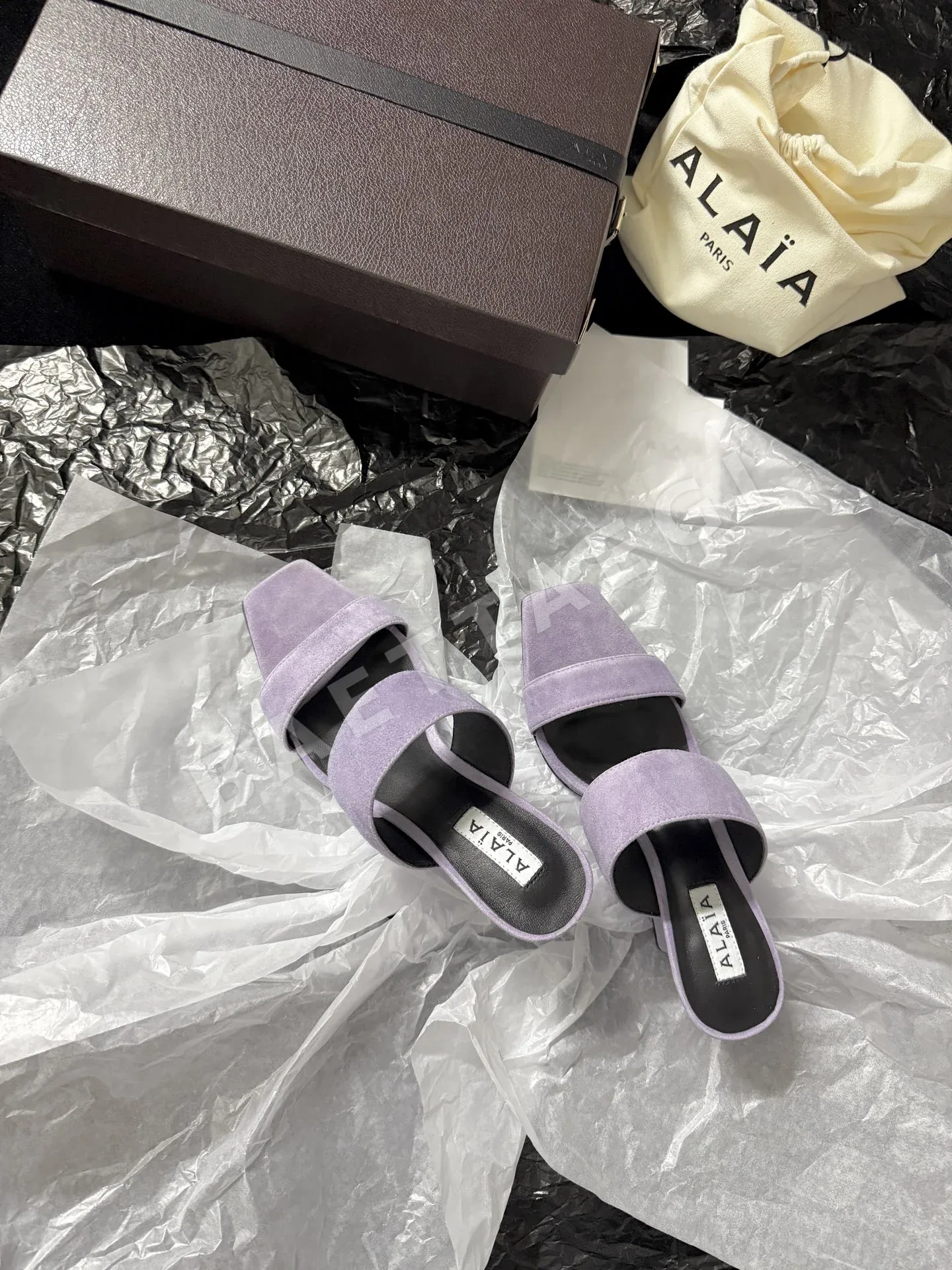 알라이아 미니멀리스트 뮬 탭 힐 신발 상세 이미지 2