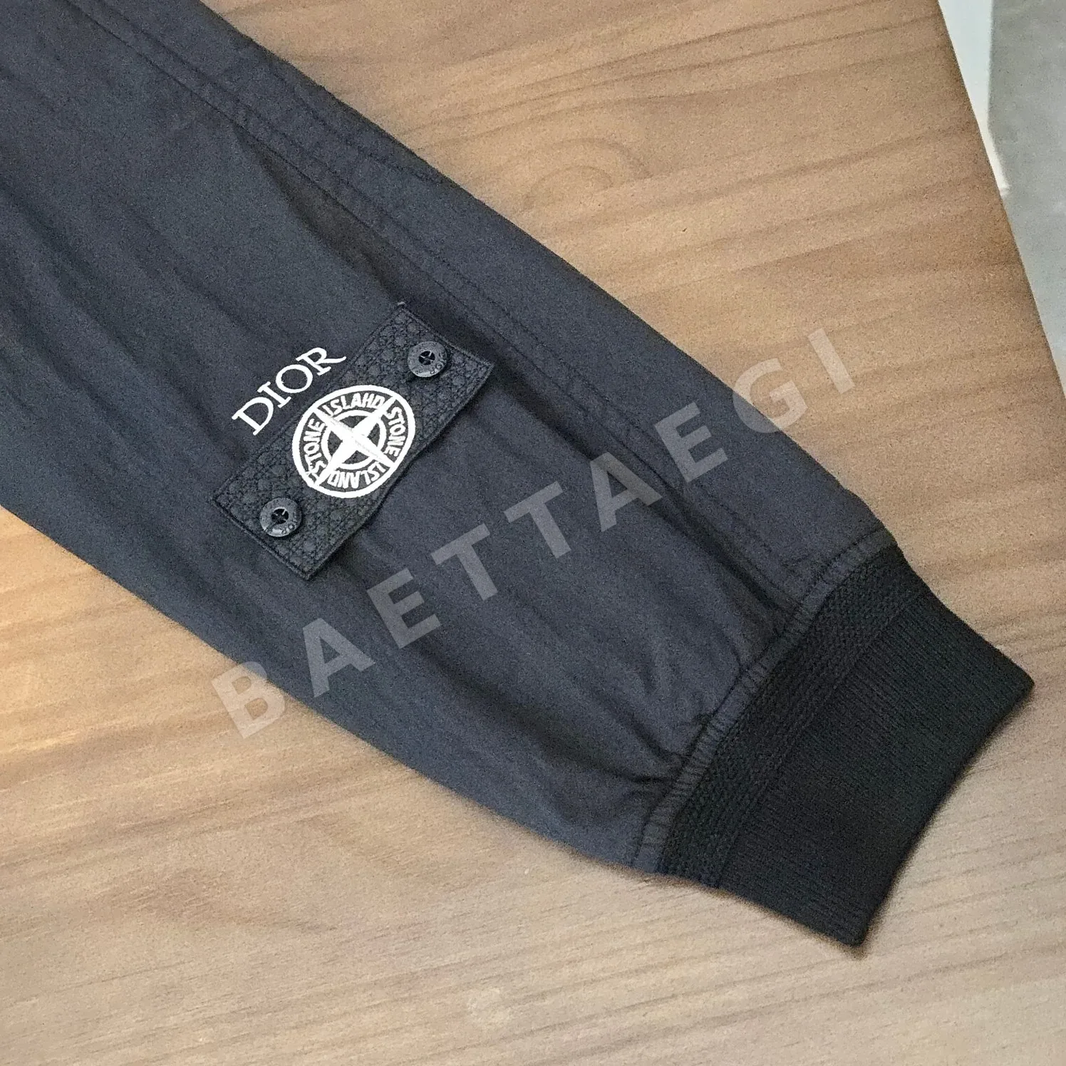 스톤아일랜드 디올 스톤아일랜드 CD x Stone Island 봄버 재킷, 사이즈 44, 46, 48, 50 상세 이미지 4