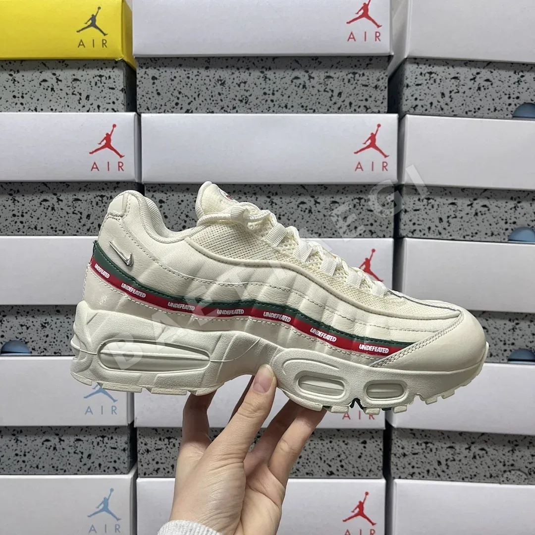 나이키 [KZ2.0] 에어 맥스 95 SP IB4453-100 201214 Nike Air Max 95 SP Undefeated Sail 상세 이미지 7