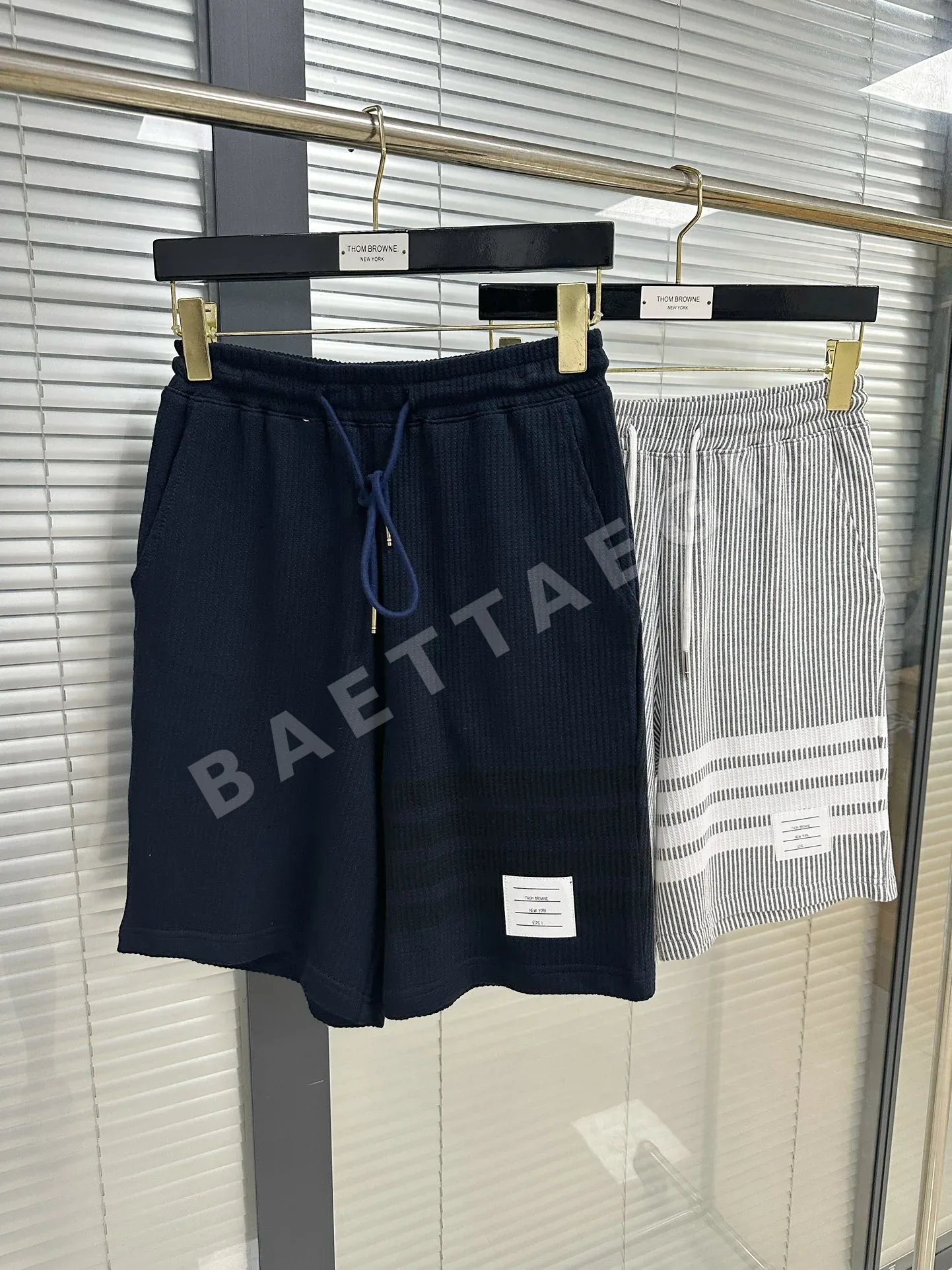 톰브라운 남성 니트 레플리카 46762 Thom Browne Shorts 상세 이미지 2